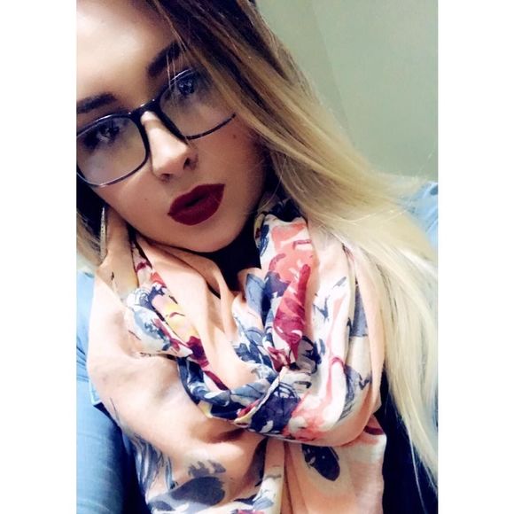 Meet your Posher, Devy - Picture 1 of 1